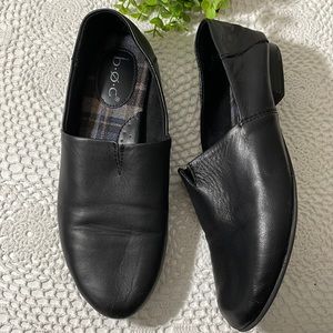 B.O.C. Black leather jazz shoes with slit